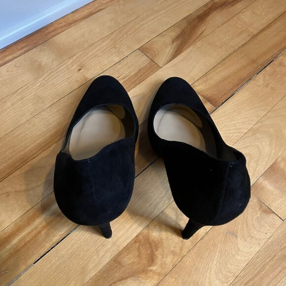 Diane von Furstenburg black suede almond toe stiletto heels size 10B - Picture 10 of 11